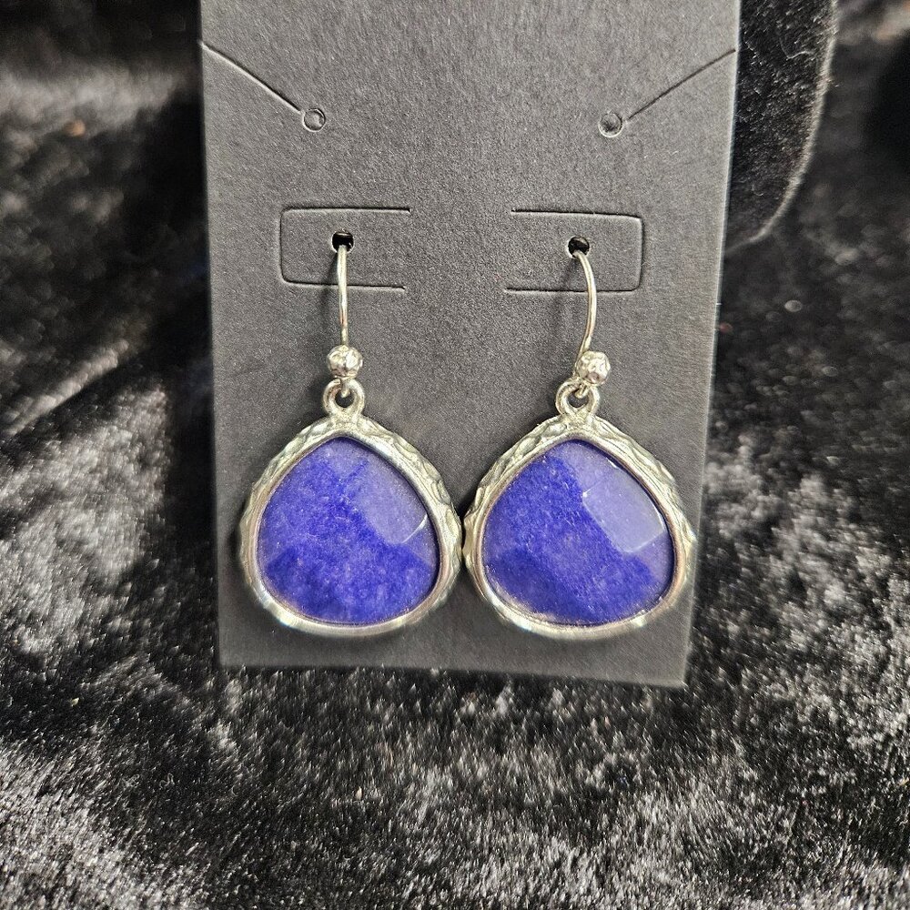 Earrings silver toned dangle with blue/purple center stone